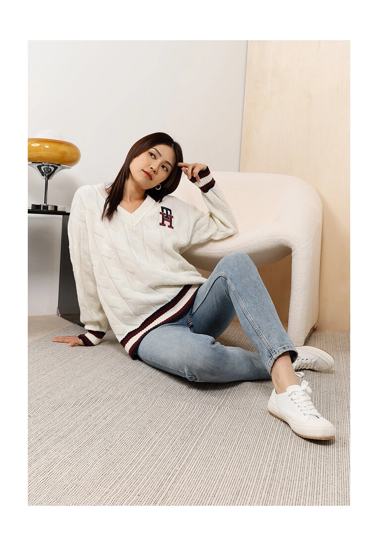 Monogram Cable Knit Relaxed Jumper - Tommy Hilfiger Apparel - Image 4