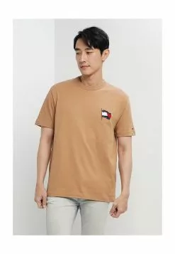 Tommy Hilfiger Wavy Flag Casual Tee - Men's Top